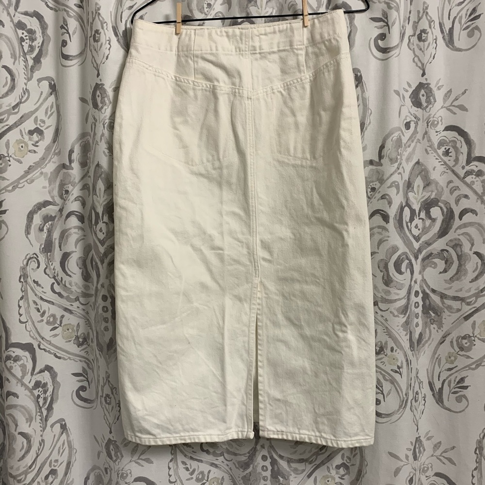 WHITE SKIRT FROM UNIQLO